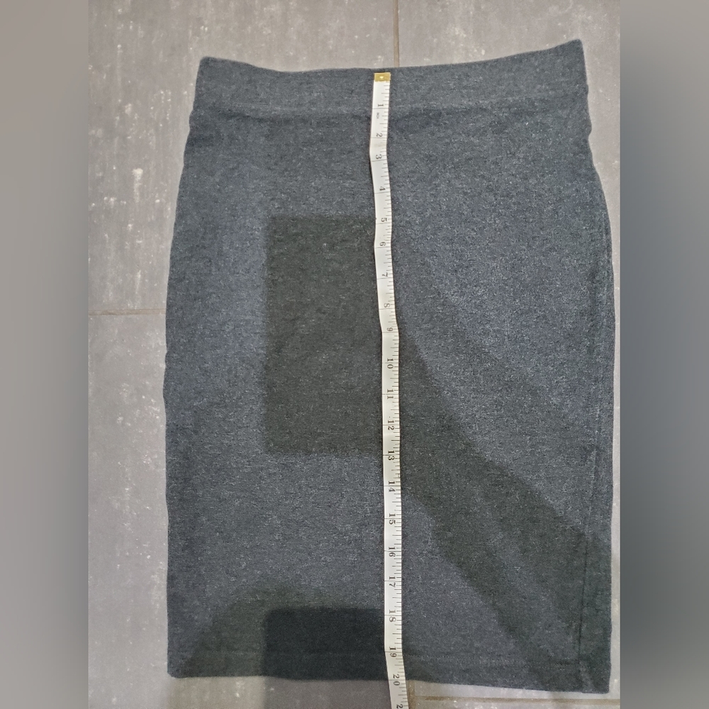 Grey pencil skirt